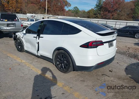 2023 Tesla Model X Dual Motor All-Wheel Drive/Standard Range z USA, uszkodzony, nr VIN 7SAXCBE56PF365514